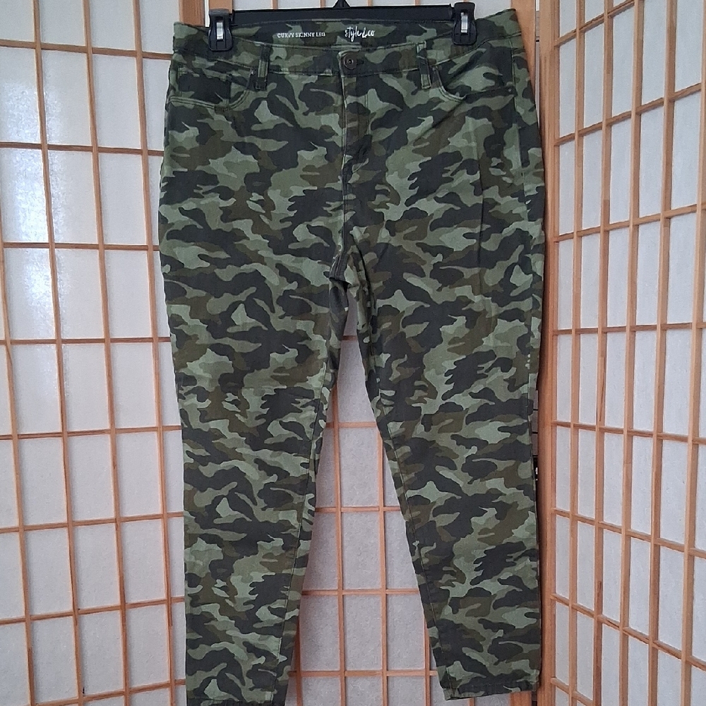 Style & Co.   Green Camo Cargo Pants